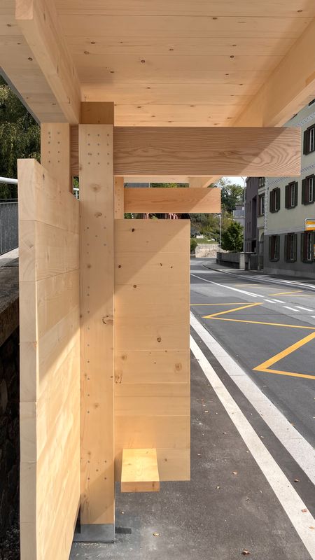 Buswartehäuschen Ilanz 2023 / 2025 – F. Forcella